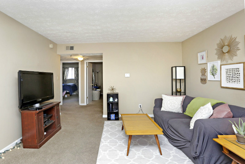 160 Gazette Avenue photo 4