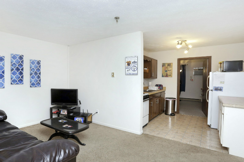 178 Leader Avenue photo 5