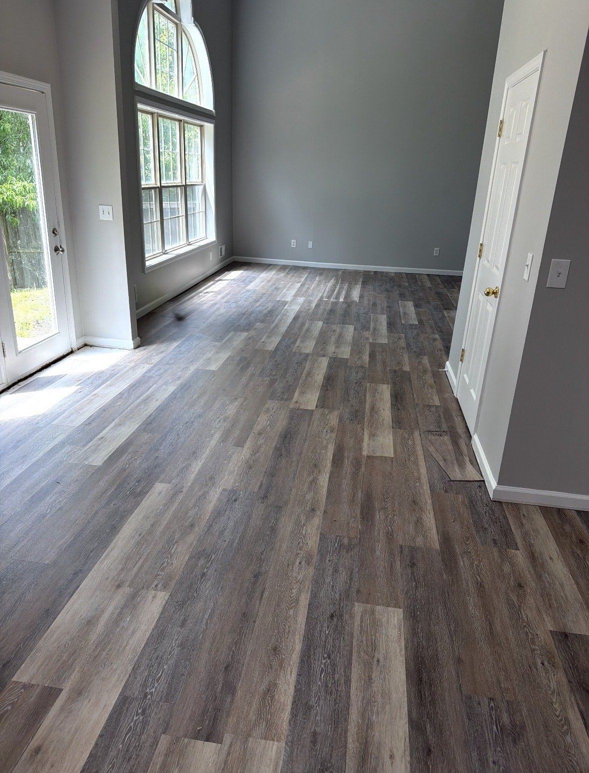 524 Newbury Way photo 3