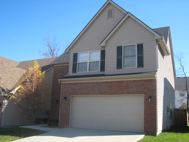 572 Lanarkshire Place photo 2